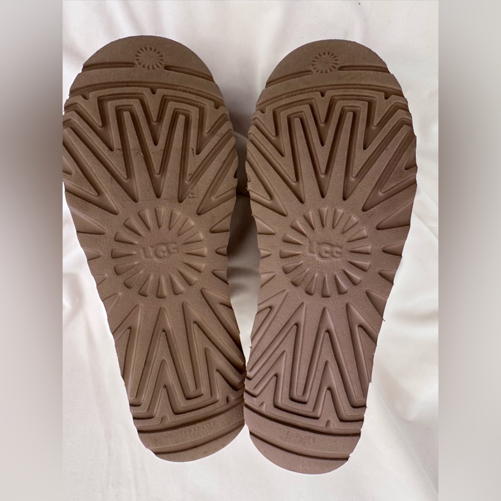 Authentic UGG Classic Mini Platform Boot Size 10 … - image 11